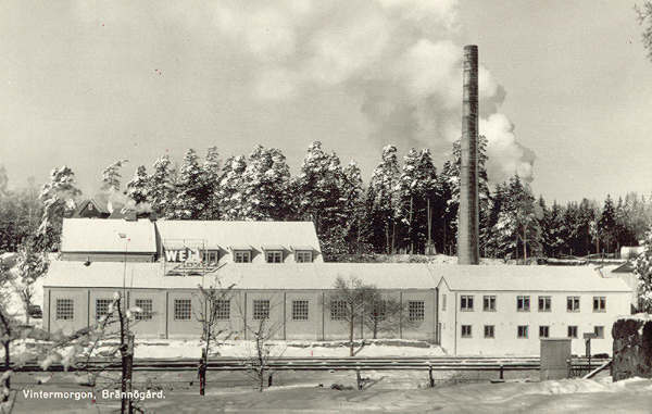 Historiskt vykort från omkring 1955: Brännögård en vintermorgon, Brännögård